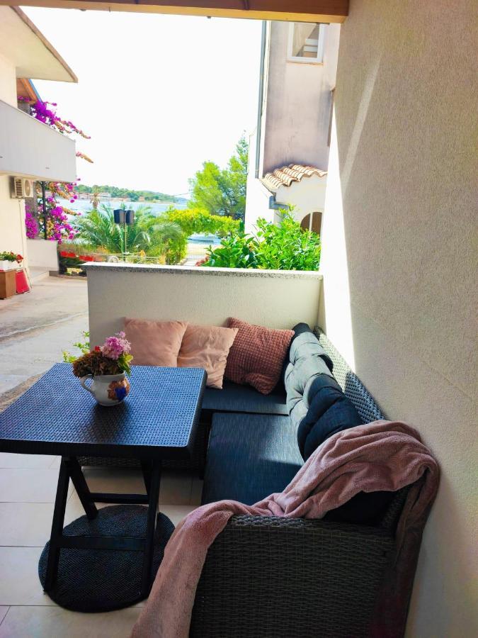 Apartments Alisa ブロダリツァ エクステリア 写真