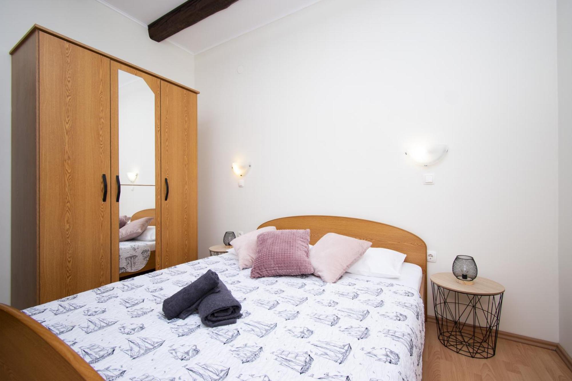 Apartments Alisa ブロダリツァ 部屋 写真